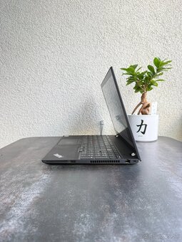 Lenovo ThinkPad T15 i7 + NVIDIA MX - 3