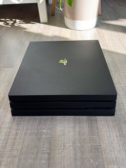 Playstation 4 PRO 1TB - 3
