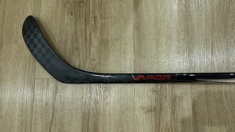 ✅ ĽAVÁ - BAUER VAPOR LEAGUE 2025 - 164 CM - P28 - 77 FLEX ✅ - 3