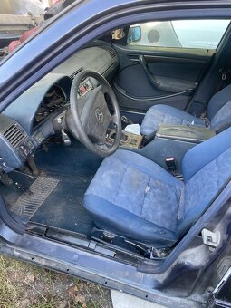 Lacno rozpredam w202 - 3