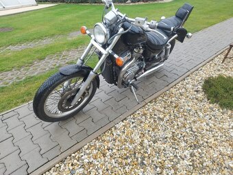 Suzuki Intruder 700 - 3