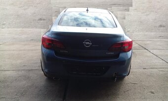 Predám náhradné diely na Opel astra J 1,4Benzin - 3