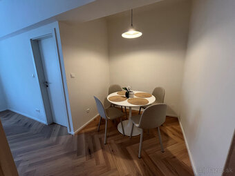 Prenájom moderne zrekonštruovaného 3.izb.bytu na Sibirskej u - 3