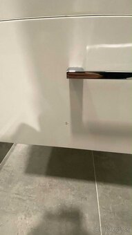 Kúpeľňová skrinka s umývadlom a batériou - 3