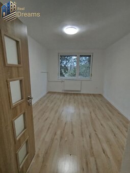 Na predaj  novo zrekonštruovaný 3 – izbový byt v Seliciach s - 3