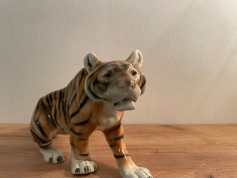 Tiger porcelánová soška Royal Dux - 3