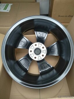 Alu Škoda R 17 model ZEUS 100 % stav. - 3