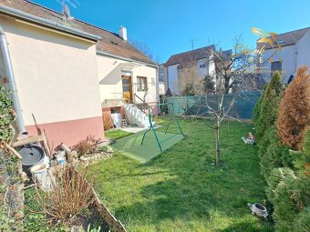 REZERVOVANÉ I Rodinný dom s veľkým potenciálom v centre Pieš - 3