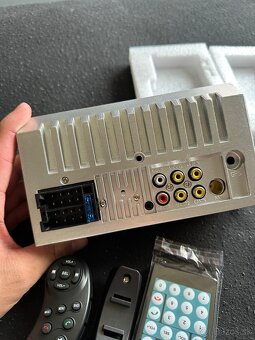 Autorádio MP5 USB SD AUX - 3