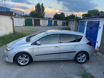Toyota AURIS 2.0D-4D Diesel M6 TOP STAV - 3