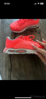 Under Armour Bežecké botasky 39 - 3