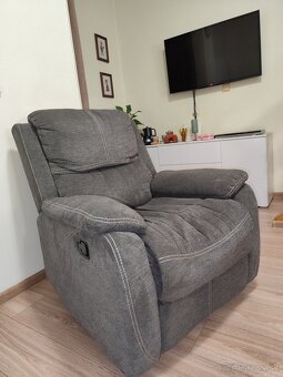 Rozkladacie sivé kreslo - 3