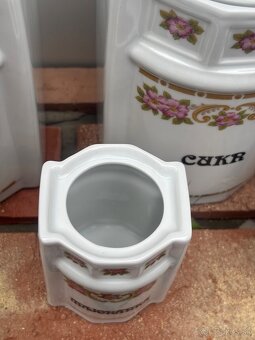 Sada porcelanovych koreniciek - 3