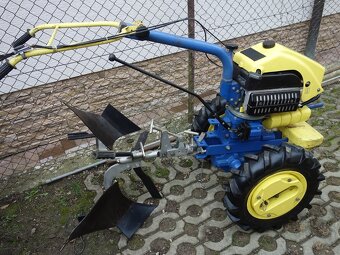 Podvozok na Agzat s pluhom - 3