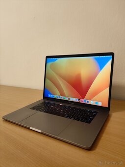 MacBook Pro 15 2017 | i7 • 16GB • 256GB SSD - 3
