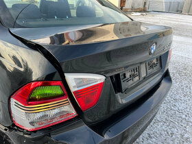 Kufrove dvere BMW E90 sedan - cierne - 3