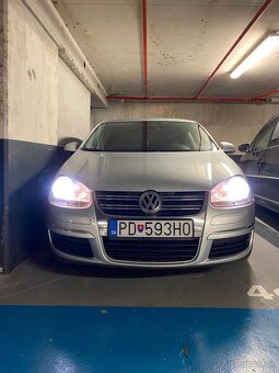 Volkswagen Jetta - 3