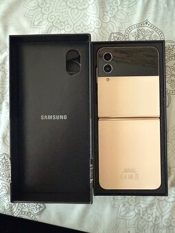 SAMSUNG GALAXY Z FLIP - 3
