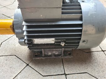 Predám pätkové el.motory na čerpadlá Sigma - 3