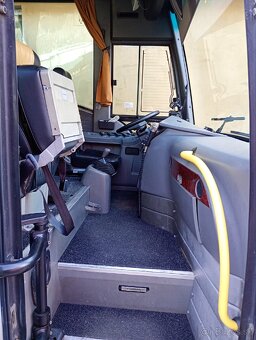 Predám 27 miestny autobus Isuzu - 3