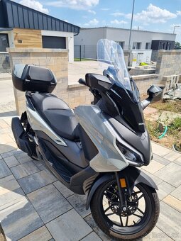 Honda Forza 125 smart top r.v. 2024 Stav Nová v záruke - 3