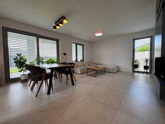 5min od mesta - designový a špičkový RD novostavba - 3