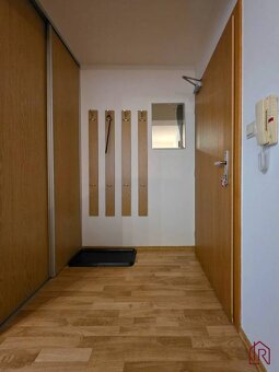 Apartmán, Nová Lesná, 46m2 + balkón, park. miesto, zariadený - 3