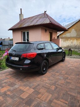 Opel Astra J Sport Tourer 2012 - 3