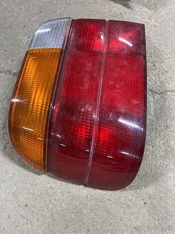 zadné svetlá bmw e36 compact - 3