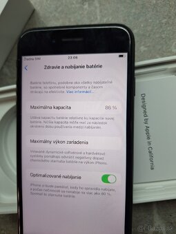 Predám iPhone Se 2020 Black zdravie baterie 86 percent - 3