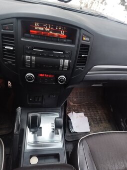 Mitsubishi Pajero - 3