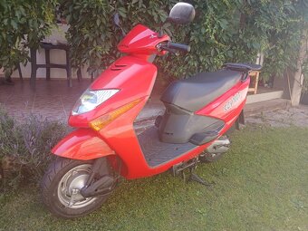 Skúter Honda SCV 100 Lead - 3