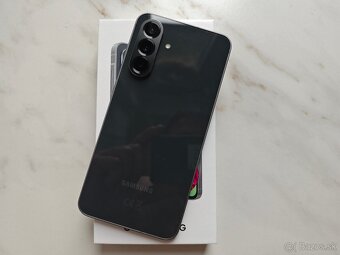 Predám Samsung Galaxy A56 8 GB/128 GB - 3