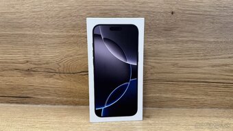 Apple iPhone 16 Pro Max 256 GB čierny titán - 3