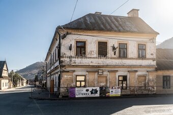 PREDAJ: Historický hostinec pod Muránskym Hradom, 1102 m2, M - 3