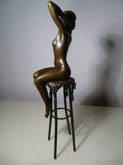 bronzová socha "Awakening" signovaná D.H.Chiparus, 275mm - 3