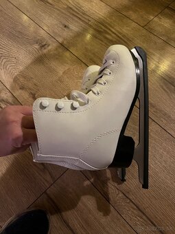 Junior korčule na predaj 33/34 - 3