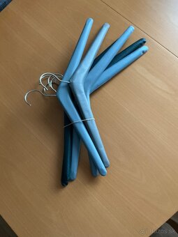 Predám vešiaky na odevy - 3