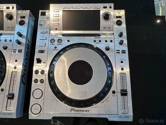 Pioneer CDJ2000 - 3