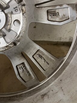 Elektrony 5x112 225/40 R18 - 3