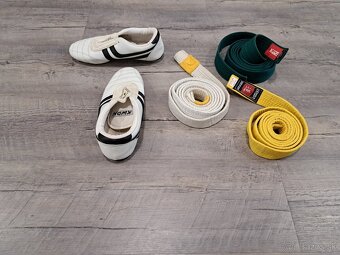 Karate - topánky a opasky. - 3
