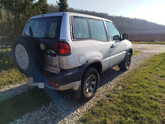 Predám Nissan Terrano 2 2.7 TD 92kw - 3