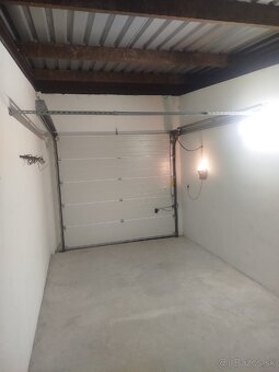 Garáž v garážovom dome trávnilu - 3