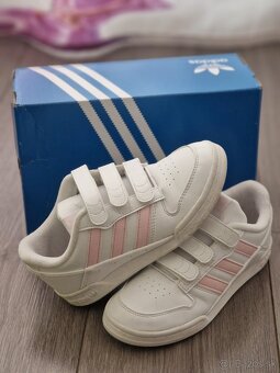 Dievcenske botasky adidas - 3
