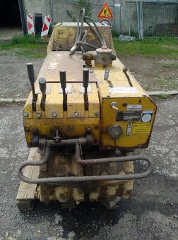 Predám vibračny valec ježko RAMMAX - 3