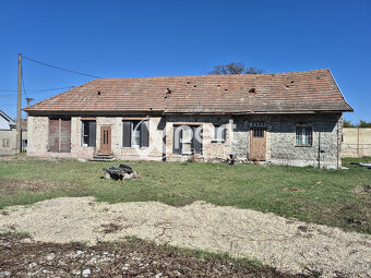 PREDAJ, starší rodinný dom s veĺkým pozemkom - 3