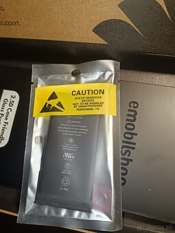 iPhone 12 mini Predám batériu a 2 ochrane skla - 3