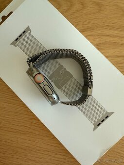 Apple Watch 49mm Natural Titanium milanese loop - 3