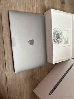 MacBook Air 2020 – M1, 8 GB RAM, 256 GB SSD - 3