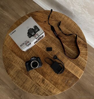 CANON 77D - 3